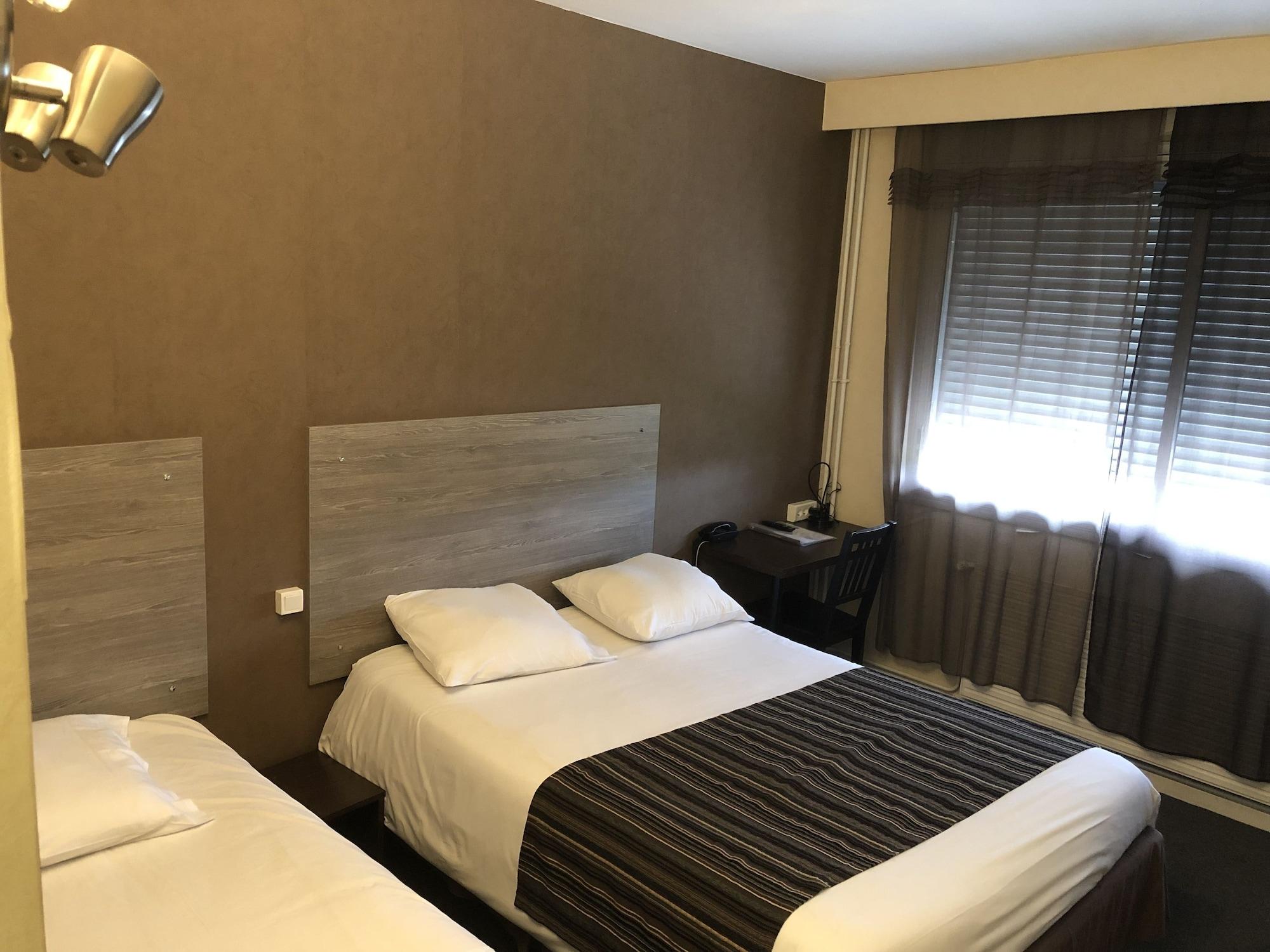 Adonis Lyon Est Hotel Artys Saint-Priest-en-Jarez Exterior foto